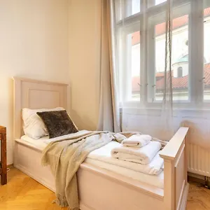 https://templova-7-old-town-apartments.praguehotelsweb.com