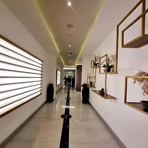 تحقق من التوفر